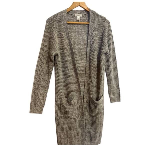 Revamped 100%Acrylic  Light Gray Knit Sweater - Picture 2 of 10